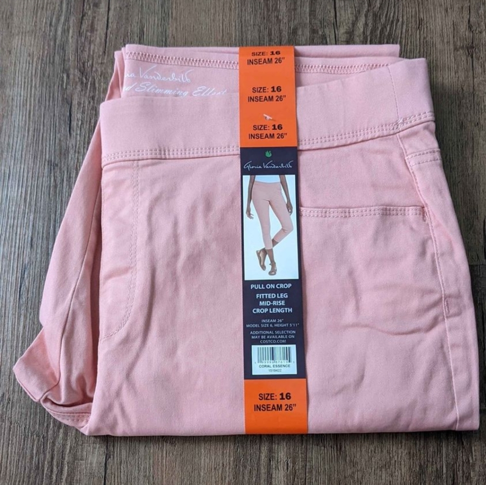 Ladies' Pull-On Crop Pants